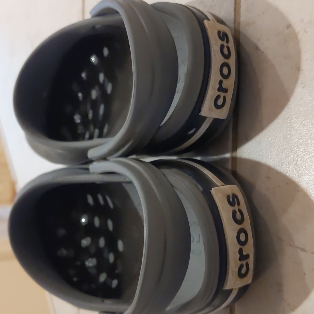 Kid's Crocs - Picture 2 of 3
